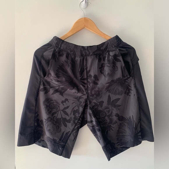 LULULEMON Pace Breaker Shorts Floral Limited Edition *Linerless - Picture 1 of 6